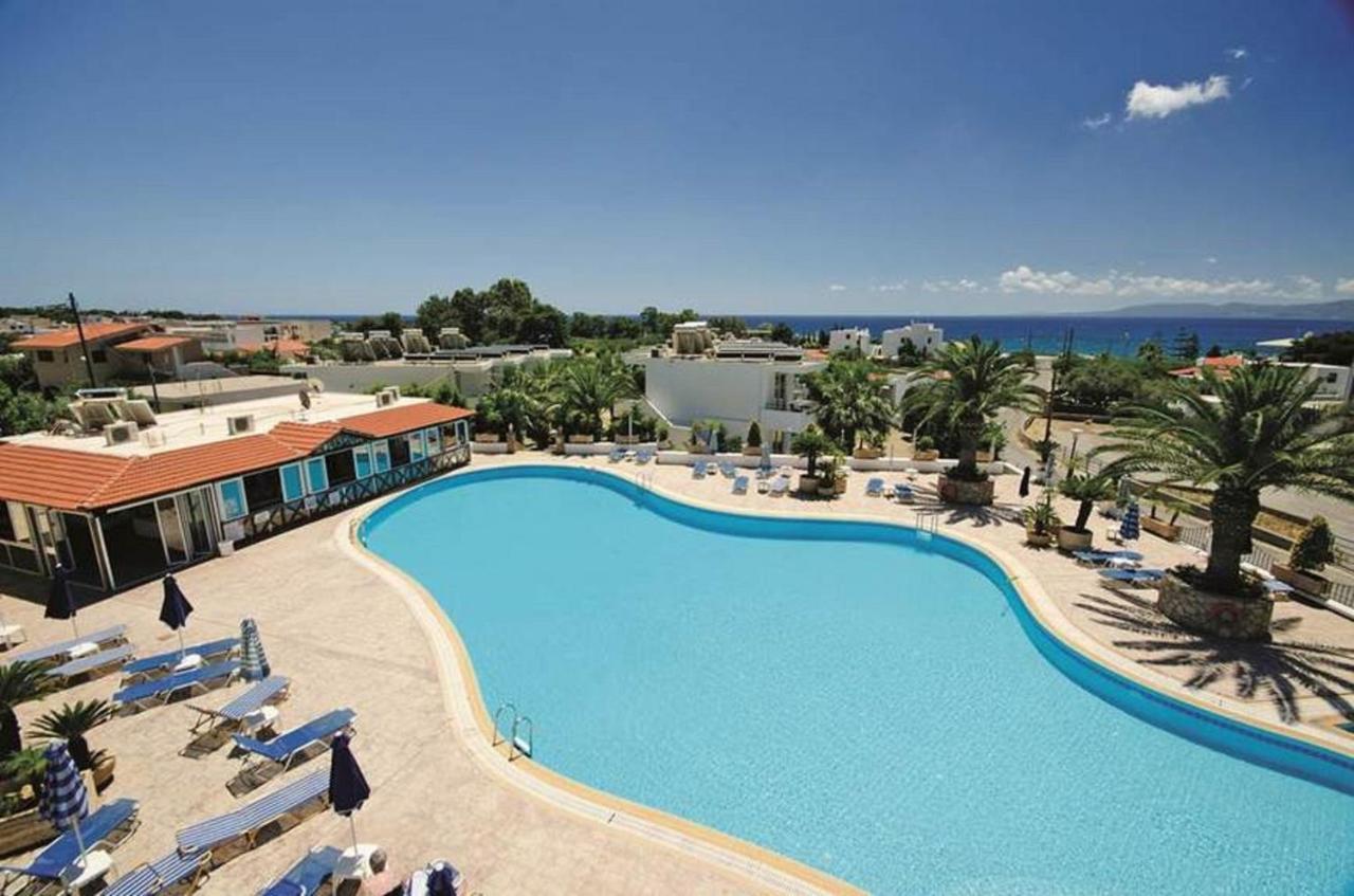 Coliseum Studios&Apartments Pefki Extérieur photo