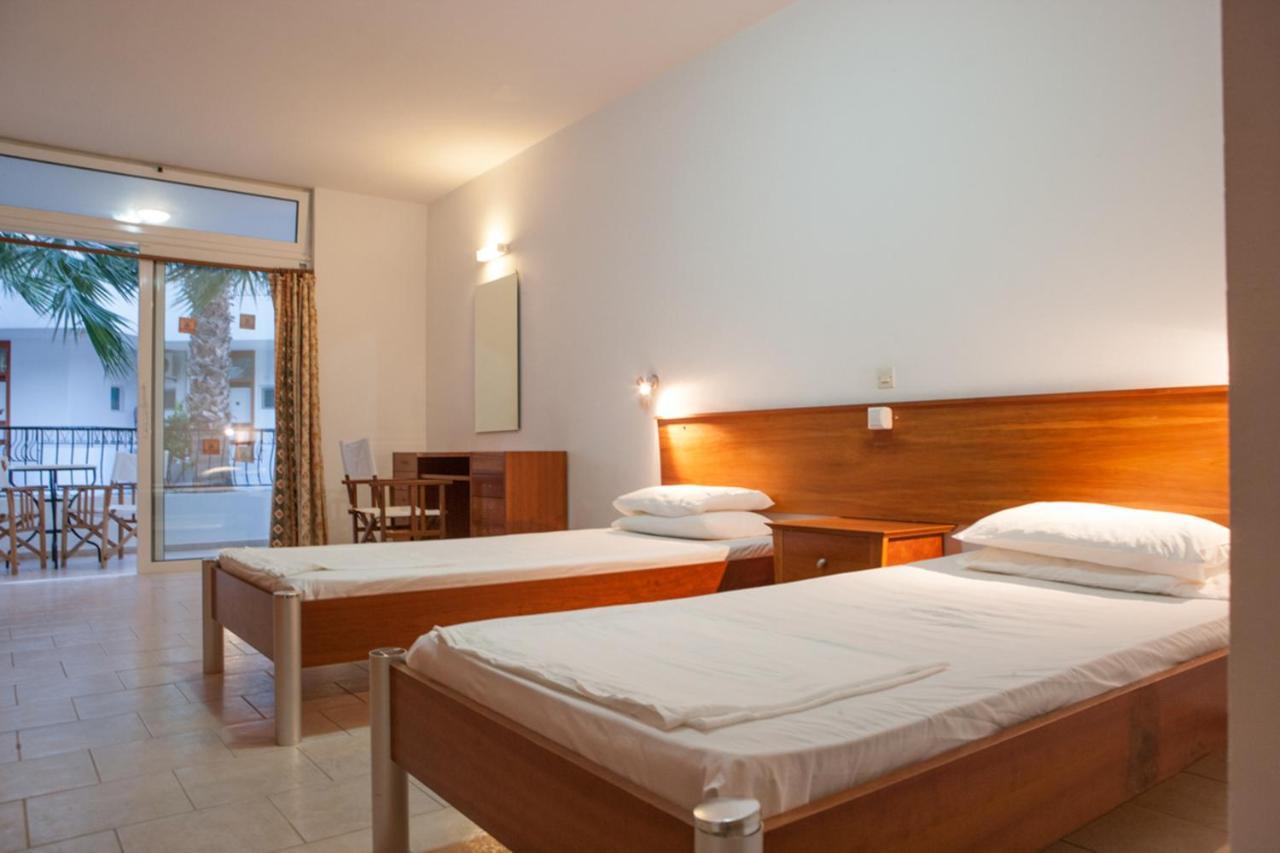 Coliseum Studios&Apartments Pefki Extérieur photo